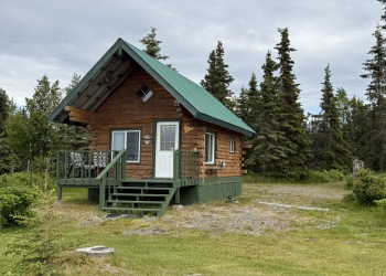 Exterior-of-Home-Cabins-10